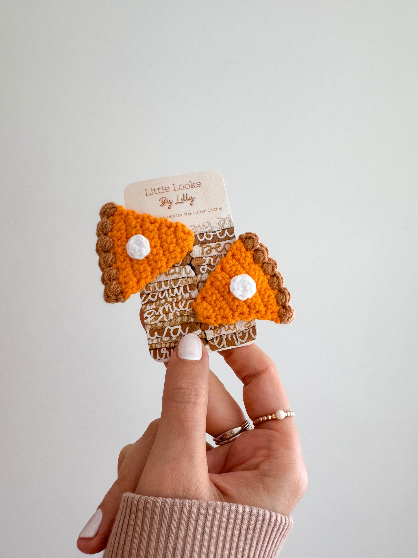 Crocheted Pumpkin Pie Clip (1)