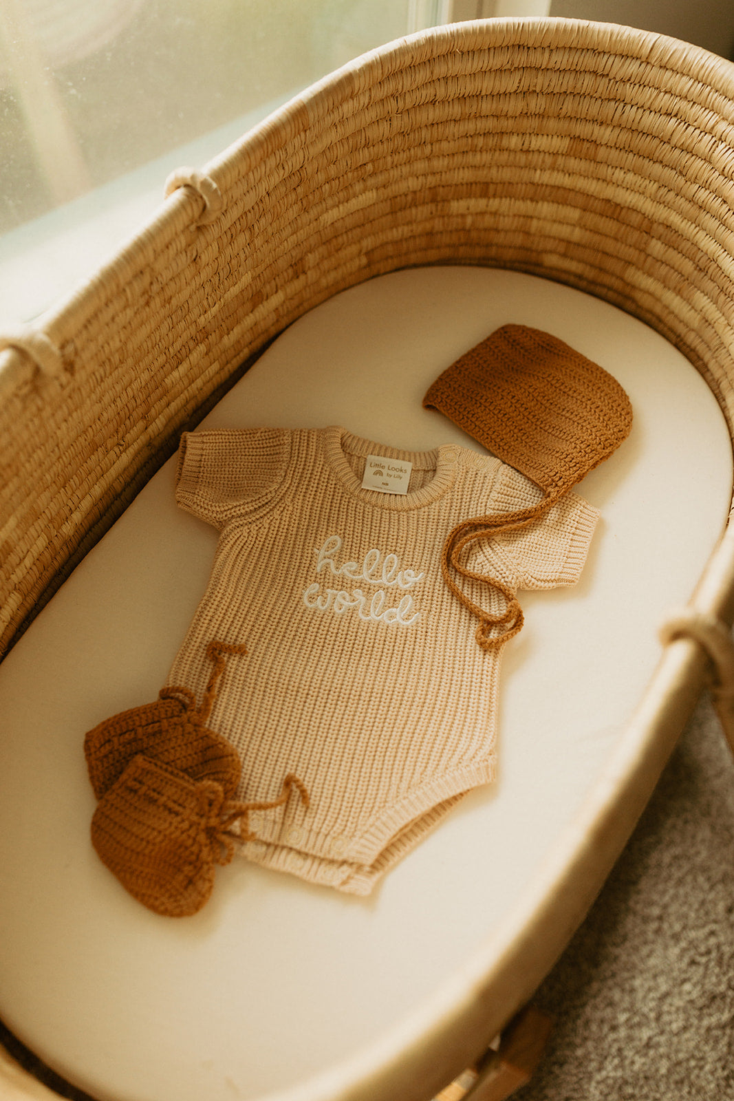 Crocheted Newborn booties: Clay