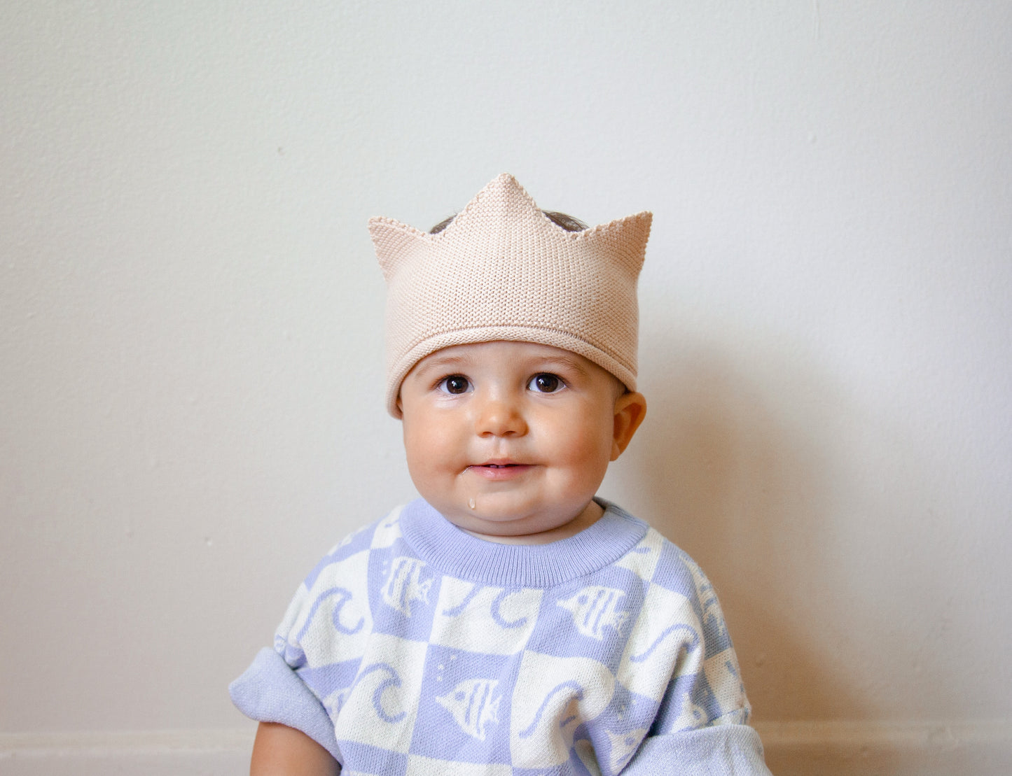 Knit crown