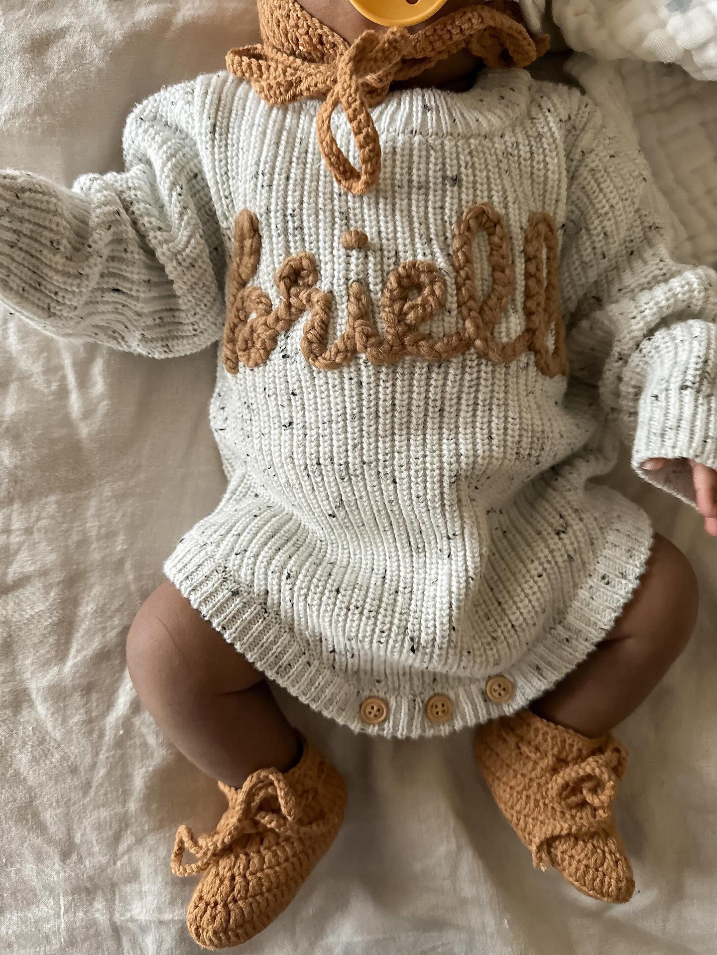 Crocheted Newborn booties: Clay
