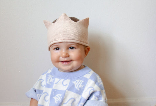 Knit crown