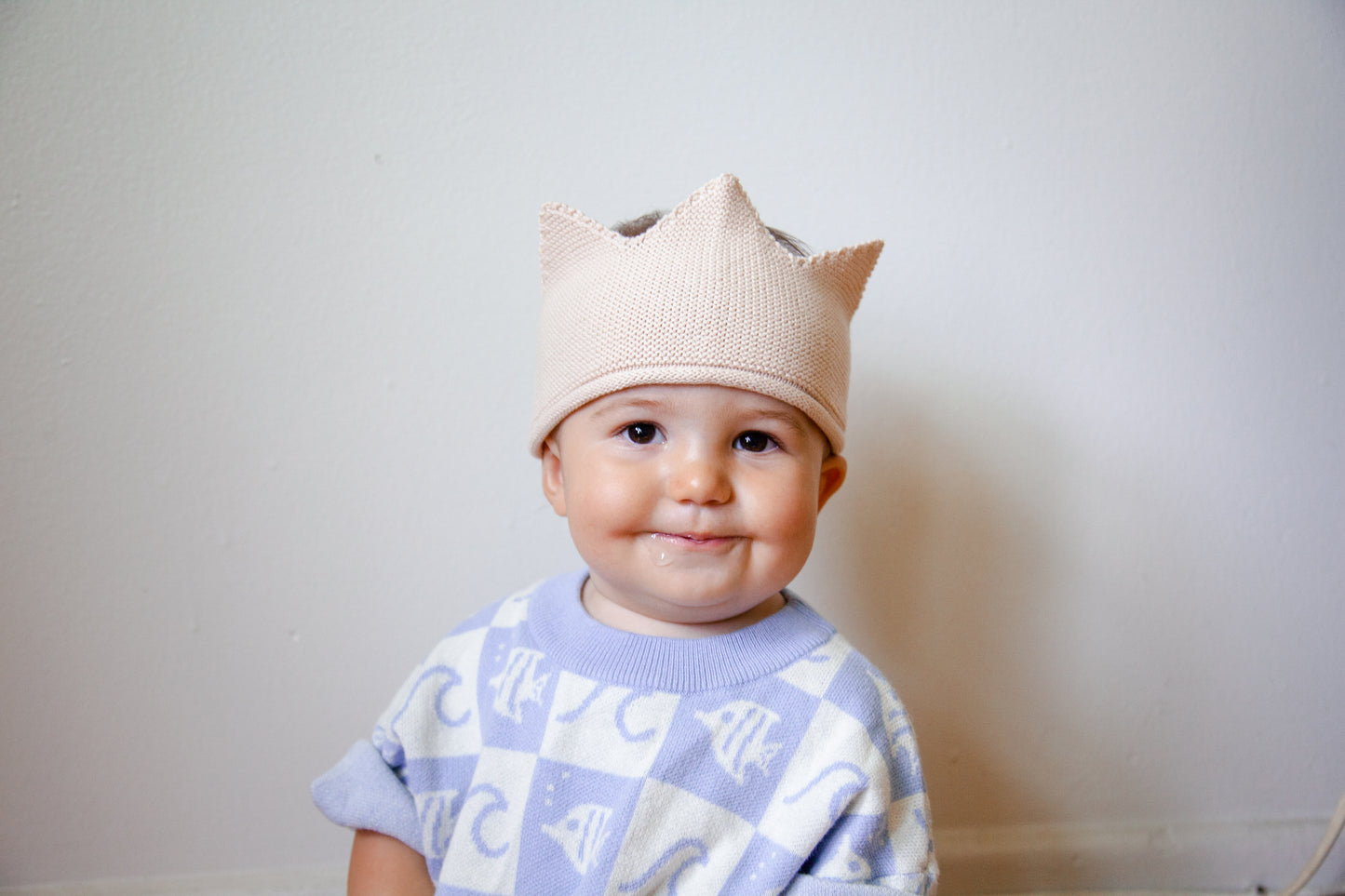 Knit crown
