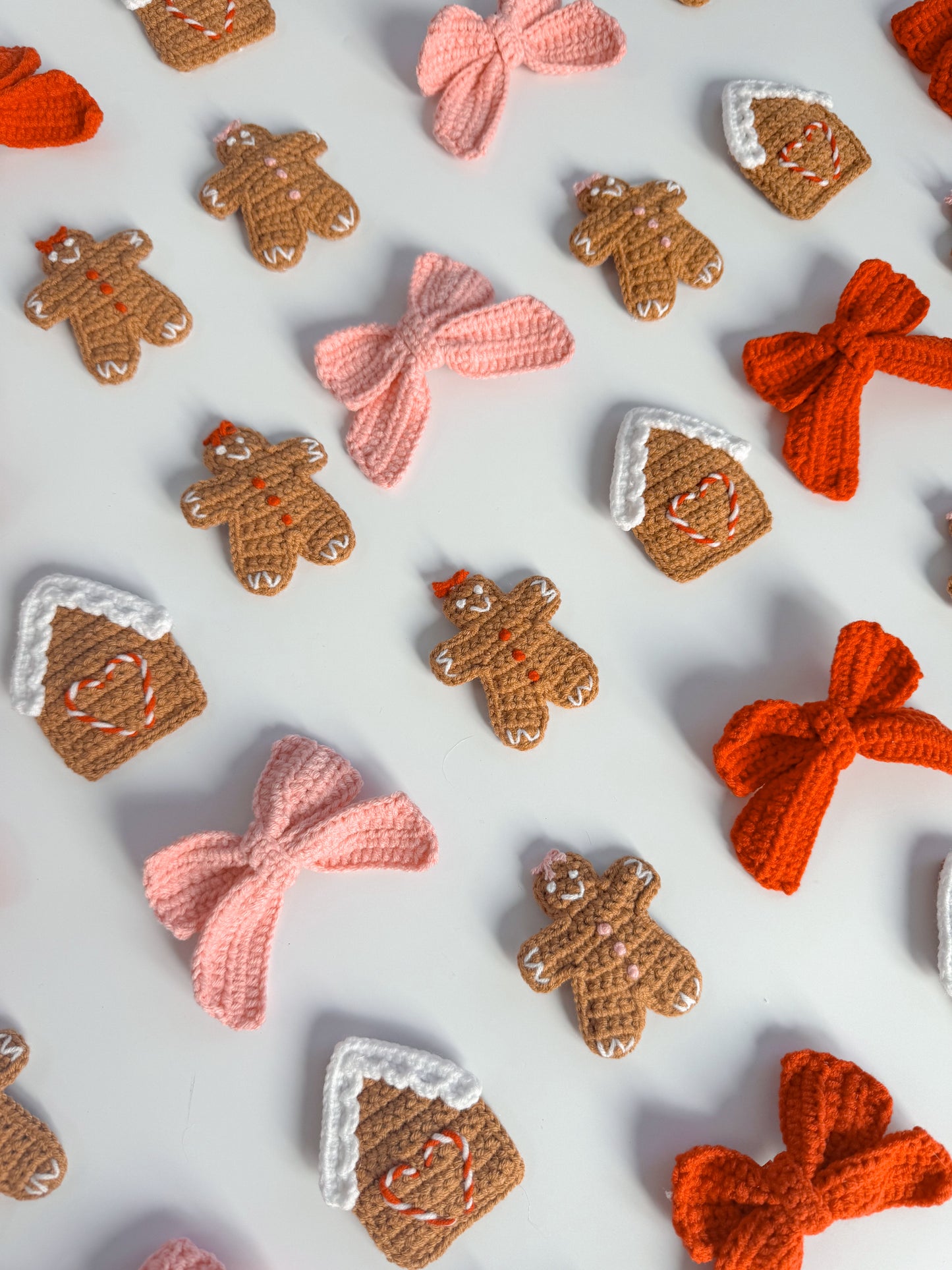 Crocheted Gingerbread House Clip