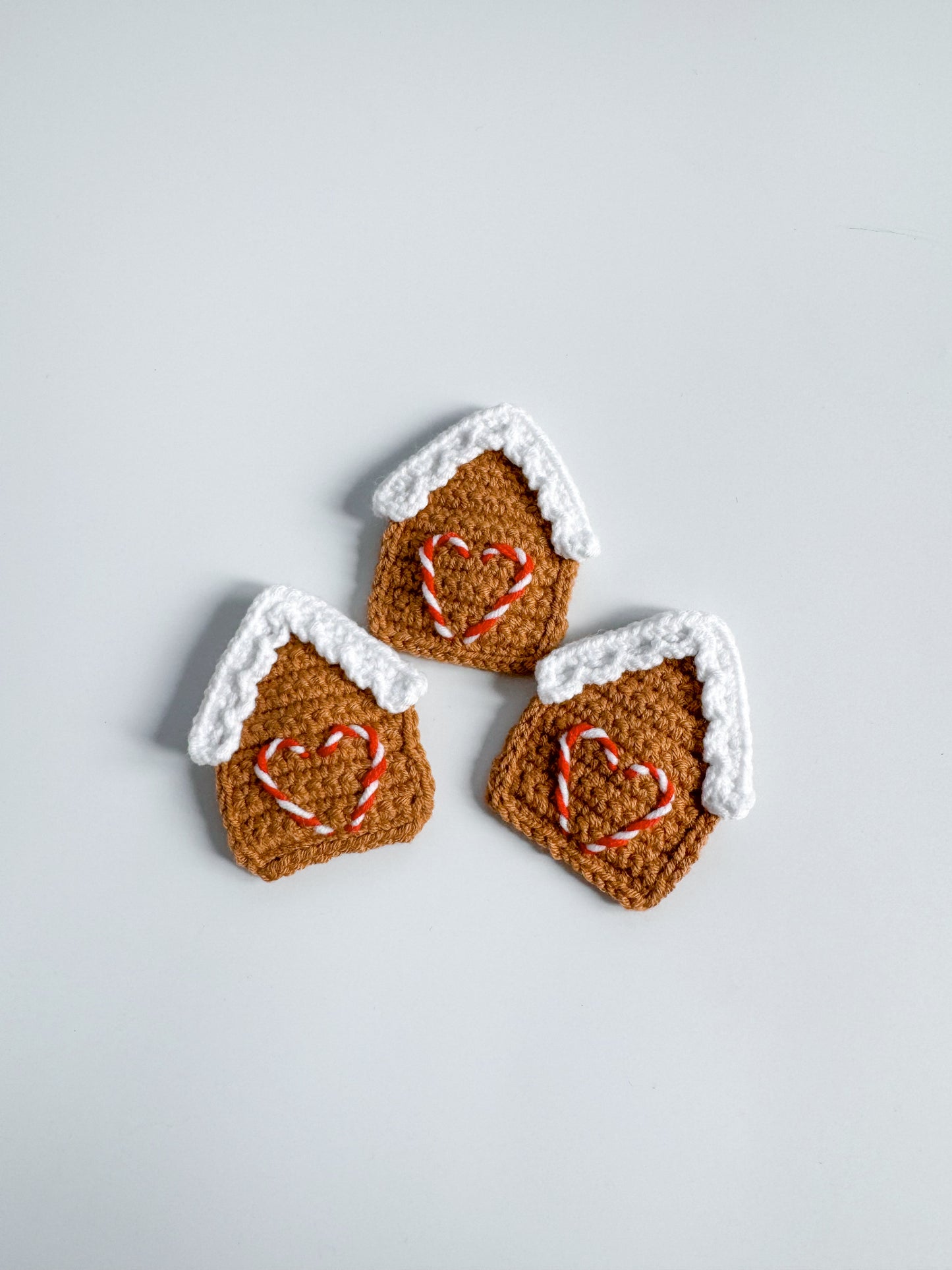 Crocheted Gingerbread House Clip