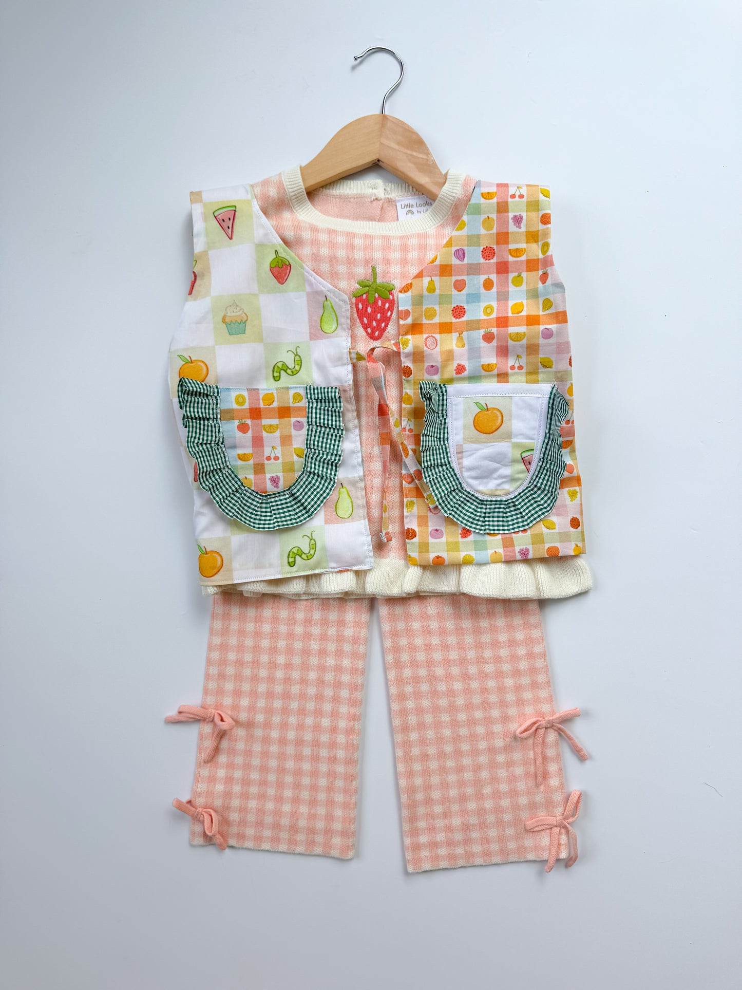 Caterpillar Fruit Vest 6-7Y