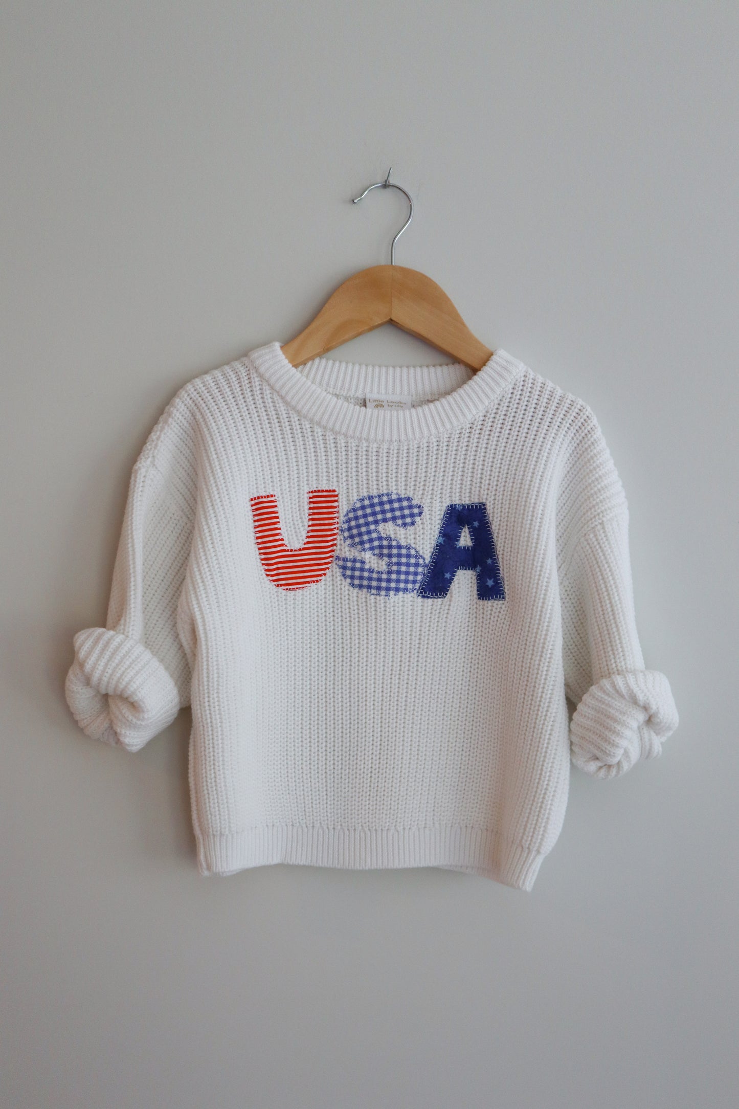 USA White sweater