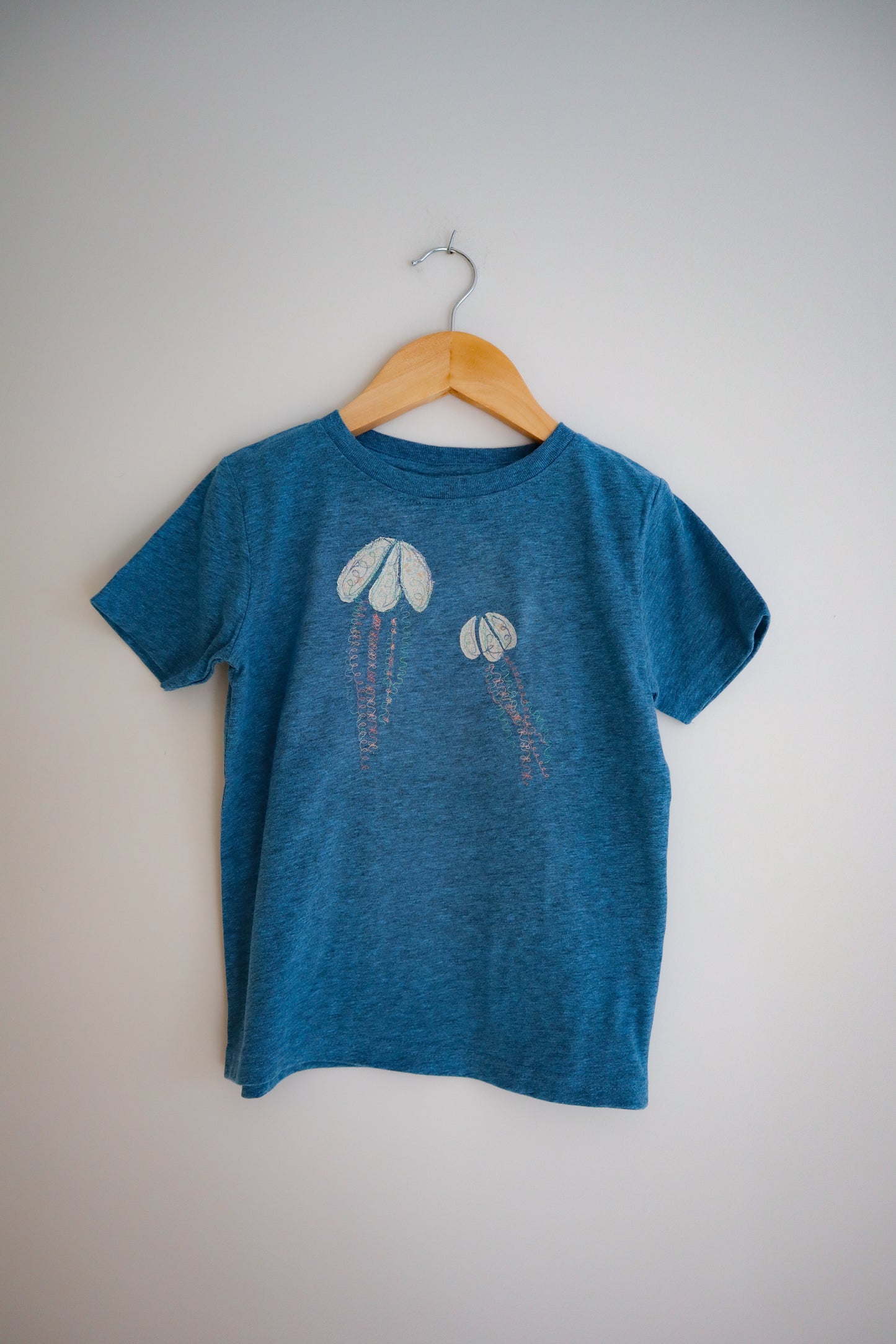 Jellyfish appliqué tshirt 4T