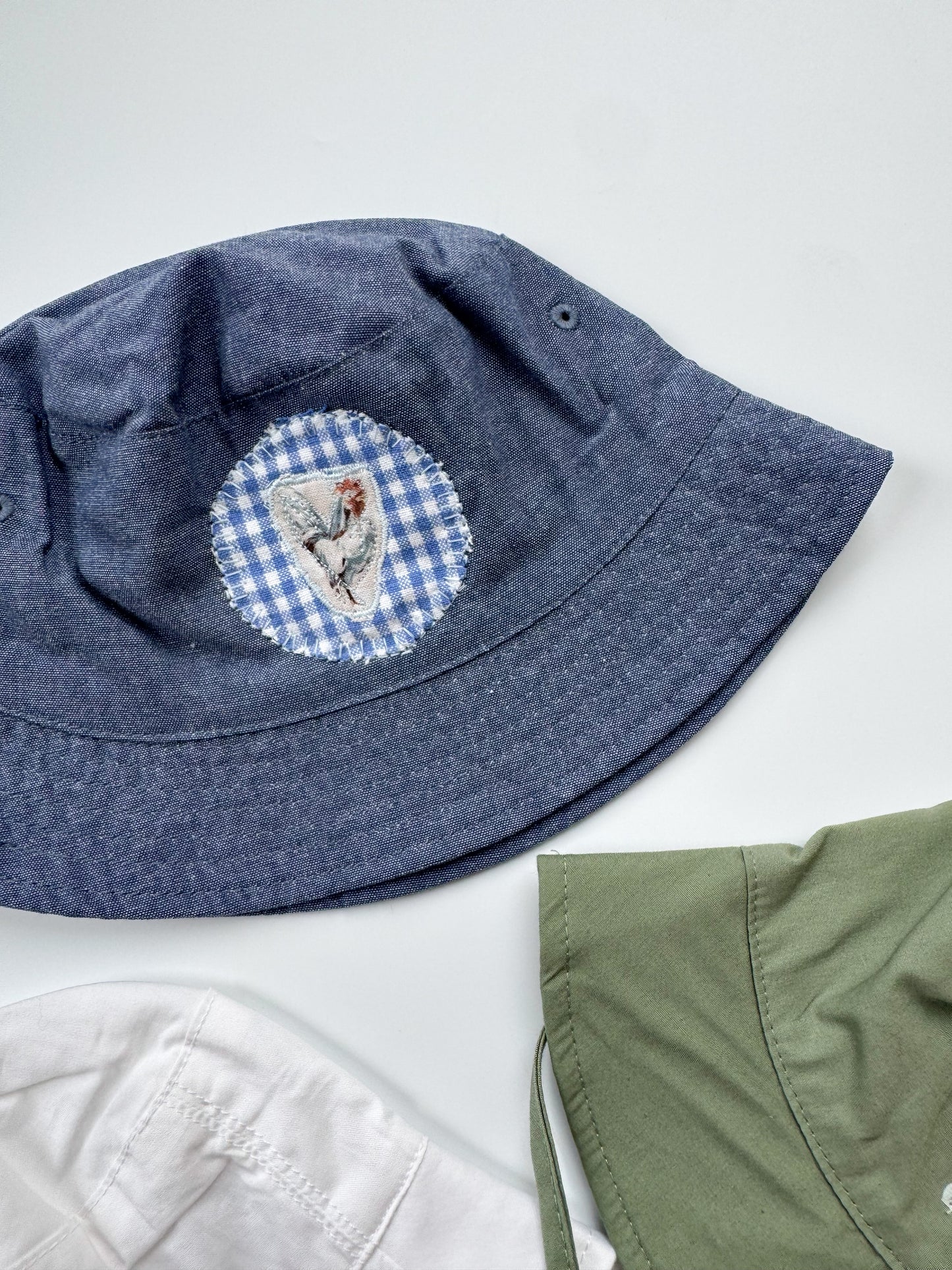 Blue Chicken sun hat 3-6Y